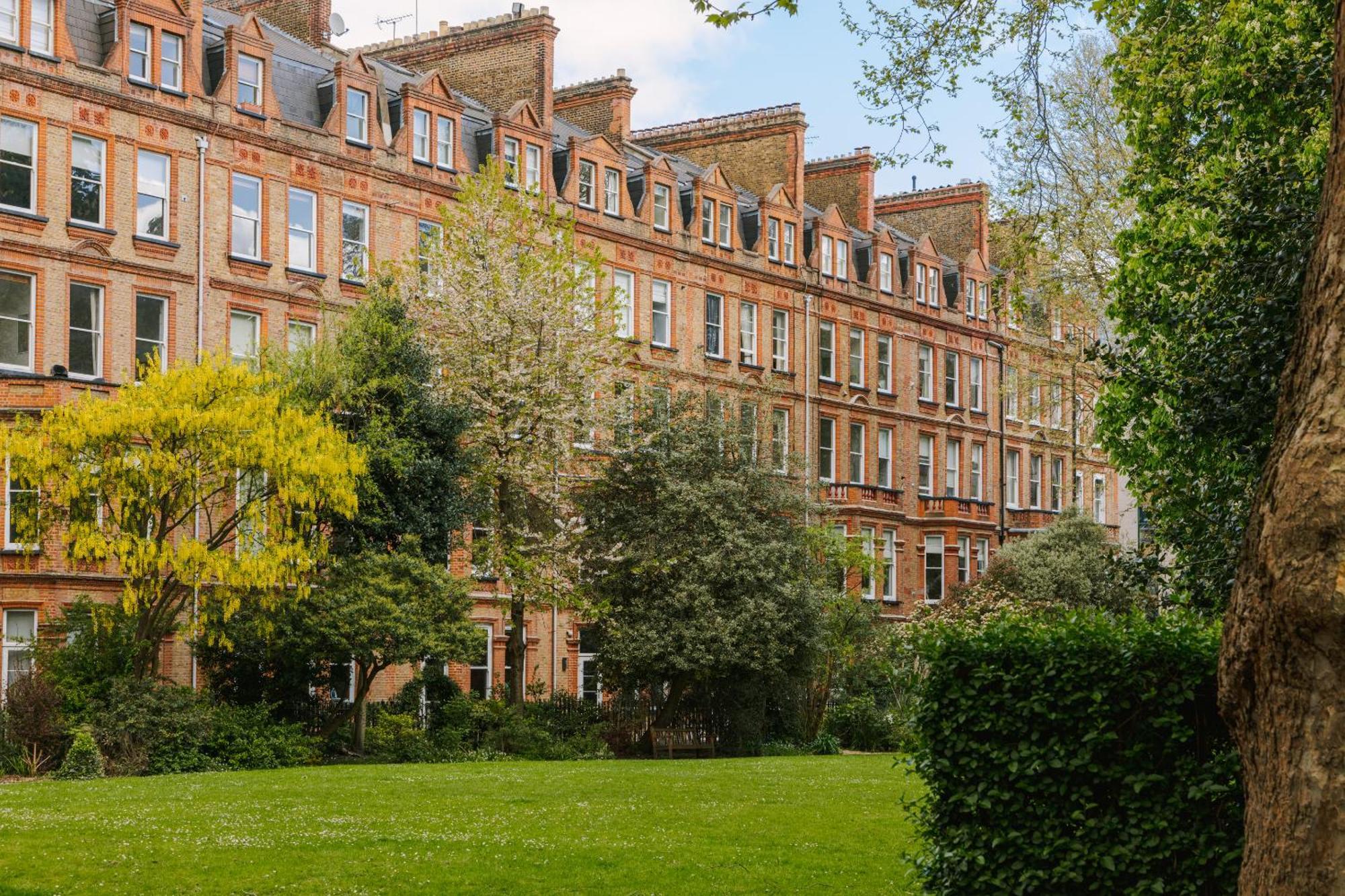 Sonder The Gilbert Hotel London Exterior photo